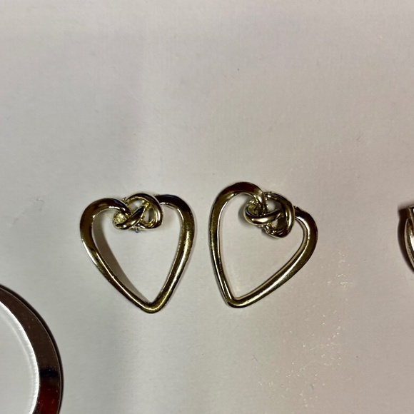 6 Pairs of Silver and Gold Vintage Earrings, pierced hearts, hoops, teardrop - Picture 3 of 9